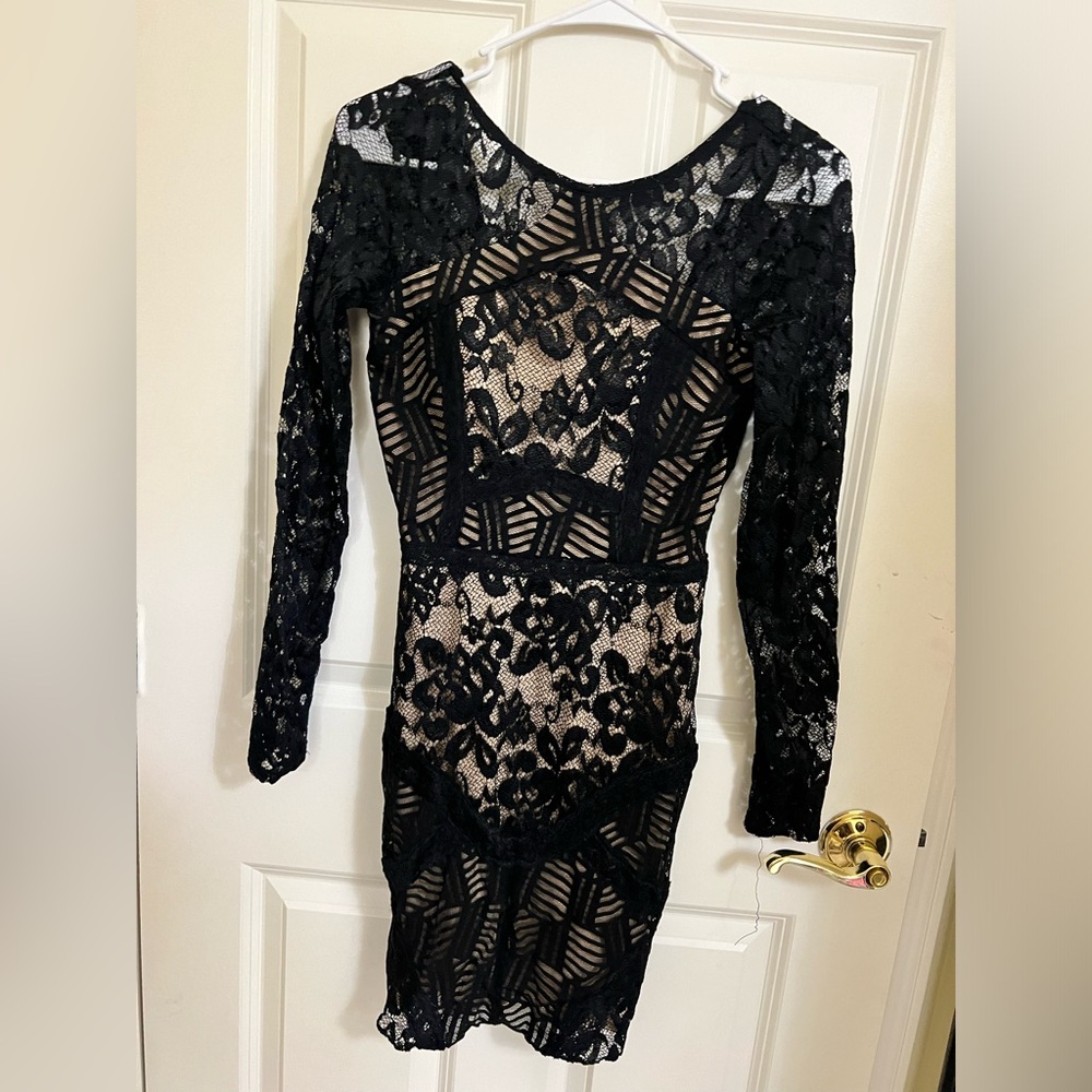 Black Lace Bodycon Dress with V Back